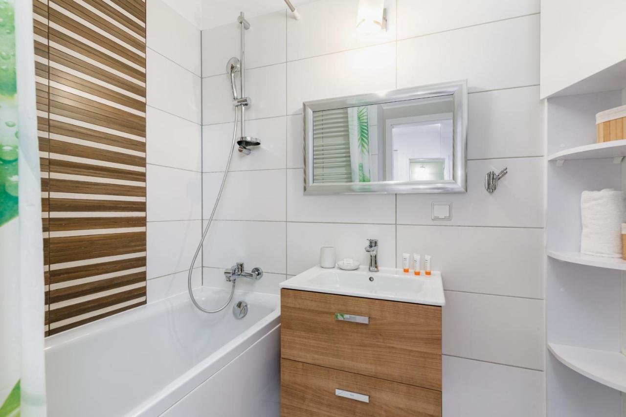 New Slavia Apartments Promenada Gwiazd By The Beach By Noclegi Renters Мендзиздрое Екстериор снимка